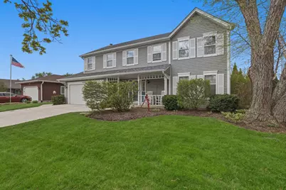 637 N Lyle Avenue, Elgin, IL 60123 - Photo 1