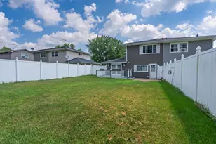 1072 N Highland Ave, Aurora, IL 60506 - Photo 11