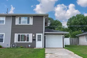 1072 N Highland Ave, Aurora, IL 60506 - Photo 1