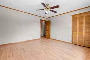 1072 N Highland Ave, Aurora, IL 60506 - Photo 7