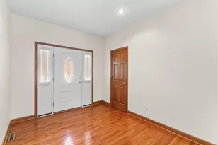 406 E Knights Rd, Sandwich, IL 60548 - Photo 3