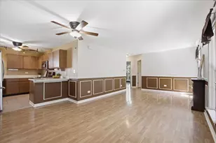 103 N Cathy Ln, Mount Prospect, IL 60056 - Photo 3