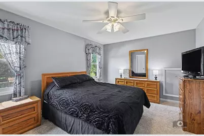 392 Basswood Court, Carol Stream, IL 60188 - Photo 17
