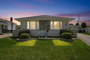 4517 110th Pl, Oak Lawn, IL 60453 - Photo 1