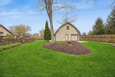 6037 Dunham Road, Downers Grove, IL 60516 - Photo 5