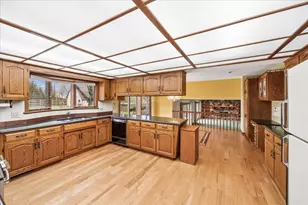 6037 Dunham Rd, Downers Grove, IL 60516 - Photo 13