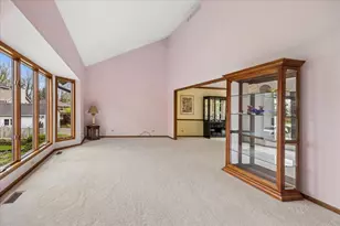 6037 Dunham Rd, Downers Grove, IL 60516 - Photo 9