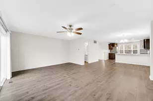 911 Charlton Ln, Naperville, IL 60563 - Photo 3