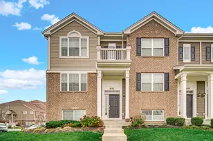 911 Charlton Ln, Naperville, IL 60563 - Photo 1