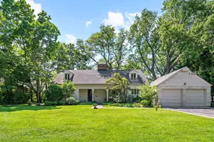 1360 Sunview Ln, Winnetka, IL 60093 - Photo 1