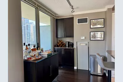 111 W Maple Street #1501, Chicago, IL 60610 - Photo 5