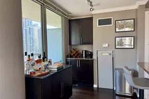111 W Maple St, Chicago, IL 60610 - Photo 5