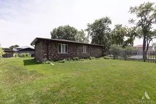 8140 W 91st St, Hickory Hills, IL 60457 - Photo 25