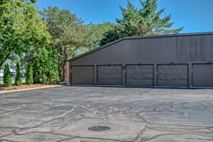 740 Saint Andrews Ln, Crystal Lake, IL 60014 - Photo 9