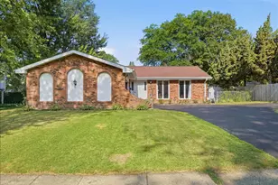554 Longview Dr, Antioch, IL 60002 - Photo 1