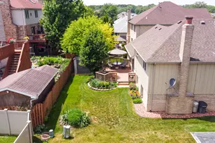 9033 Christina Dr, Hickory Hills, IL 60457 - Photo 25