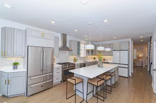 2043 W St Paul Ave, Chicago, IL 60647 - Photo 9