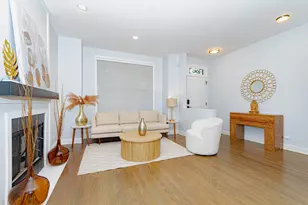 2043 W St Paul Ave, Chicago, IL 60647 - Photo 3