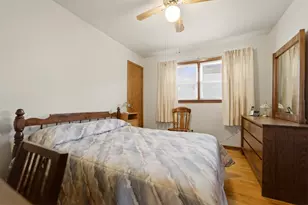 11607 S Ave J, Chicago, IL 60617 - Photo 13