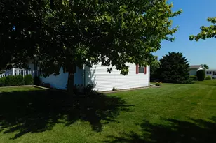 746 Mallard Cir, Sandwich, IL 60548 - Photo 17