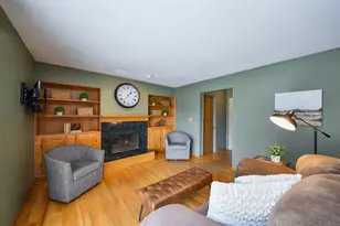 102 Juniper Dr, North Aurora, IL 60542 - Photo 11