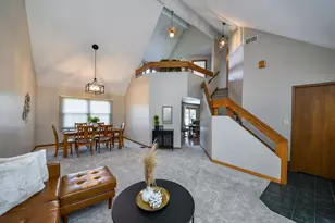 102 Juniper Dr, North Aurora, IL 60542 - Photo 5