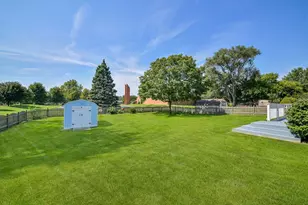 102 Juniper Dr, North Aurora, IL 60542 - Photo 25