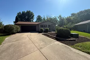 320 Midwestern Dr, Ottawa, IL 61350 - Photo 1
