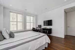 159 E Walton Pl, Chicago, IL 60611 - Photo 19