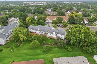 66 Beechmont Ct, Schaumburg, IL 60193 - Photo 9