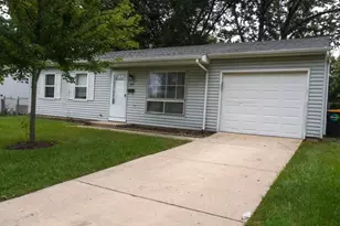 103 Willow Rd, Streamwood, IL 60107 - Photo 1
