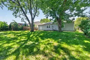 103 Willow Rd, Streamwood, IL 60107 - Photo 17