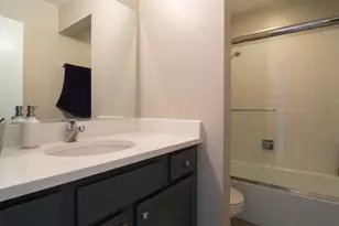 2044 N Larrabee St, Chicago, IL 60614 - Photo 9