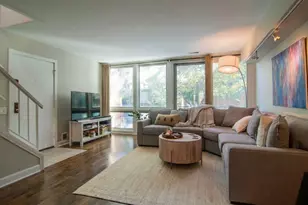 2044 N Larrabee St, Chicago, IL 60614 - Photo 3