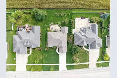 1934 Parkside Drive, Sycamore, IL 60178 - Photo 3