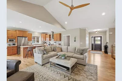 1934 Parkside Drive, Sycamore, IL 60178 - Photo 7