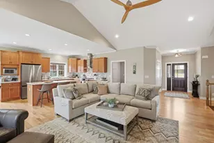 1934 Parkside Dr, Sycamore, IL 60178 - Photo 7