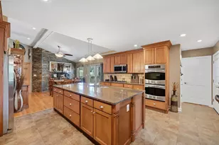 28 S Cherry Dr, Oswego, IL 60543 - Photo 13