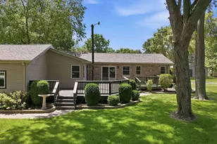 28 S Cherry Dr, Oswego, IL 60543 - Photo 7
