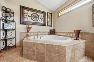 28 S Cherry Dr, Oswego, IL 60543 - Photo 21