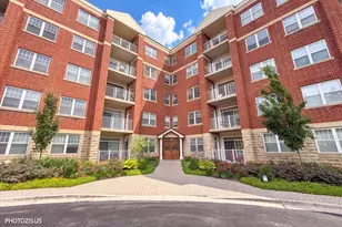 1 Itasca Pl, Itasca, IL 60143 - Photo 1