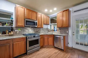 2436 W Superior St, Chicago, IL 60612 - Photo 7
