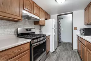 915 Graceland Ave, Des Plaines, IL 60016 - Photo 5