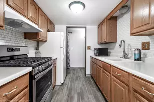 915 Graceland Ave, Des Plaines, IL 60016 - Photo 3