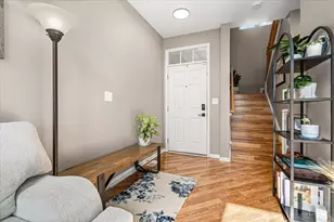 549 Peregrine Pkwy, Bartlett, IL 60103 - Photo 3