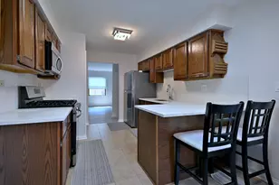 10542 Camelot St, Westchester, IL 60154 - Photo 9