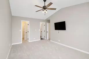 622 Grosse Pointe Cir, Vernon Hills, IL 60061 - Photo 13