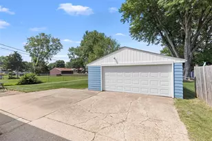 2112 Maple Ave, Loves Park, IL 61111 - Photo 3