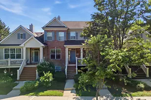435 E Railroad Ave, Bartlett, IL 60103 - Photo 3