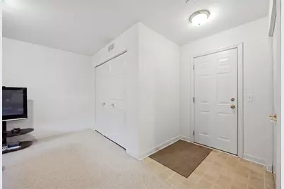 435 E Railroad Avenue, Bartlett, IL 60103 - Photo 23